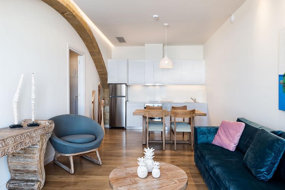 Avra Apartments Kolymbari Harbour Экстерьер фото