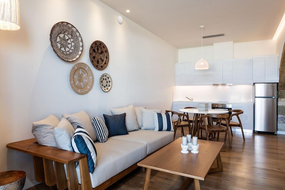 Avra Apartments Kolymbari Harbour Экстерьер фото